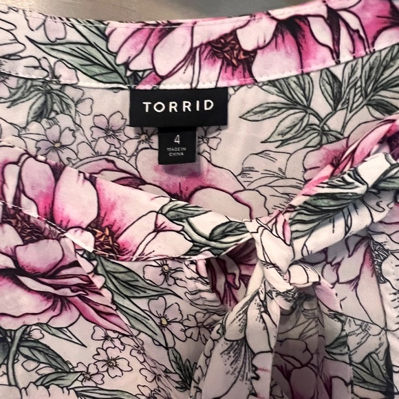 Torrid blouse - Picture 4 of 4